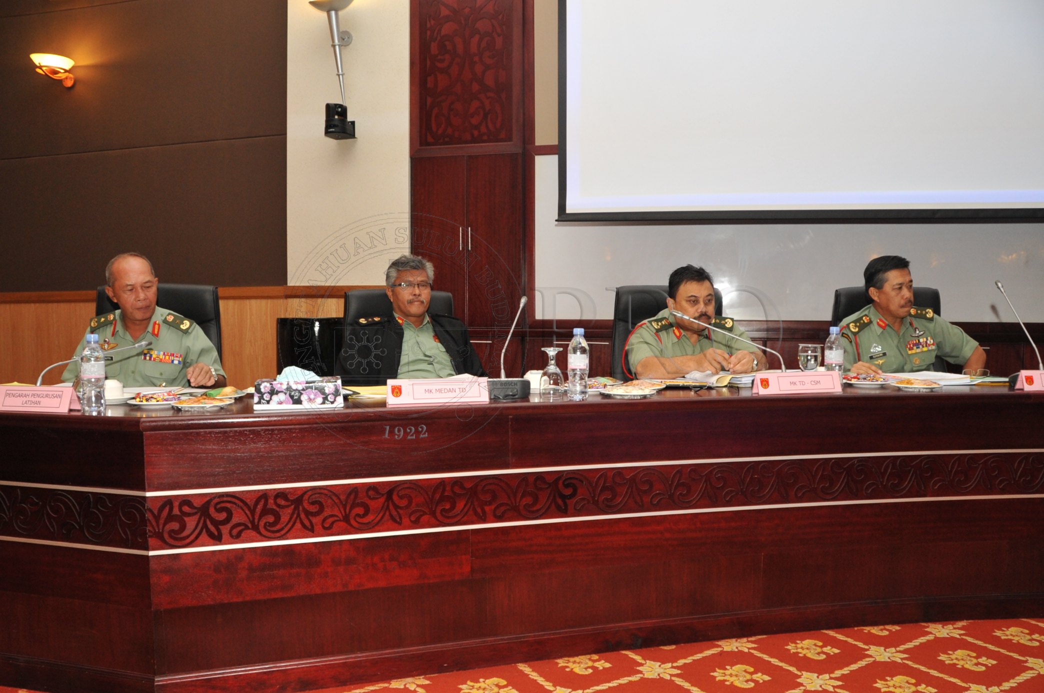 PRO 14 02 PALAPES PRO 2833